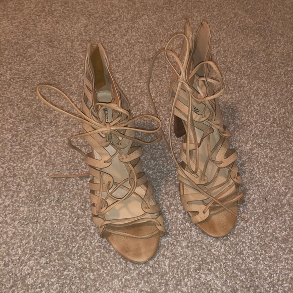 Nude JustFab Heels with Laces 👠 - Picture 4 of 6